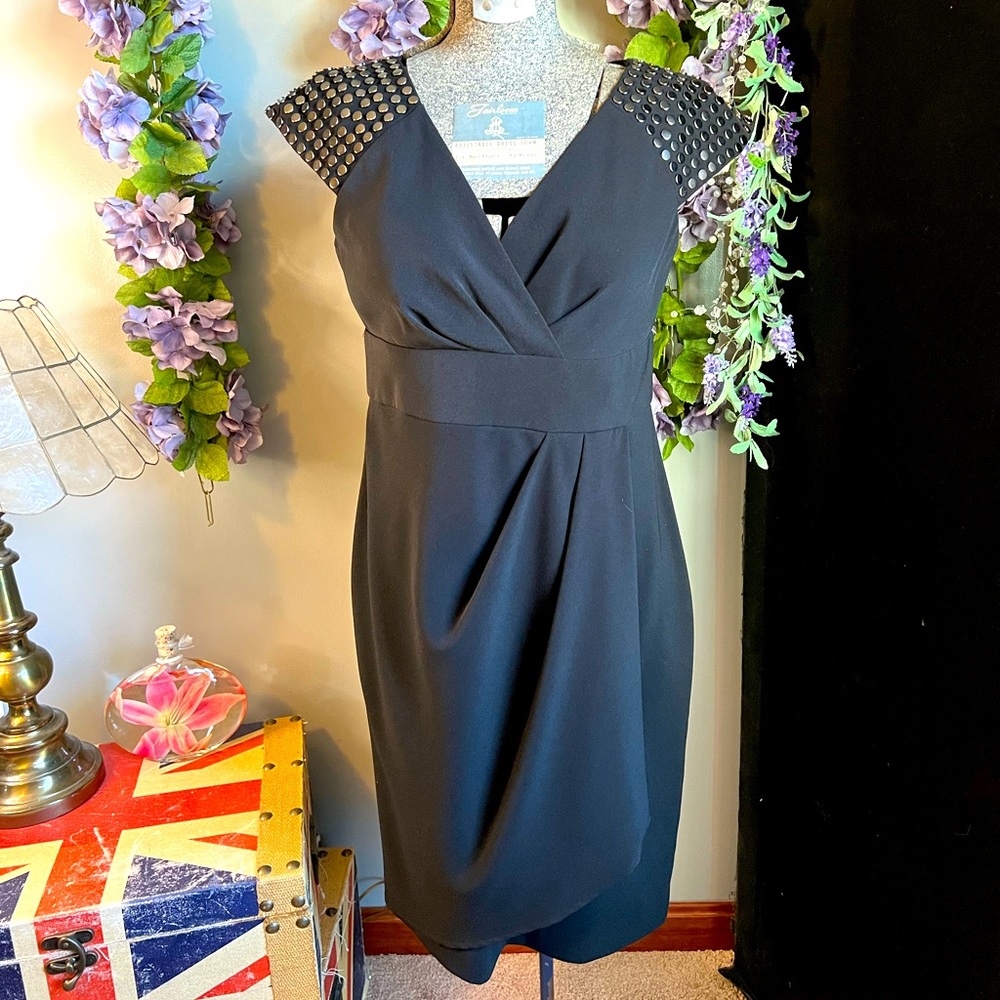 Maggie London Petites black A-line dress with metal shoulder details size 6P